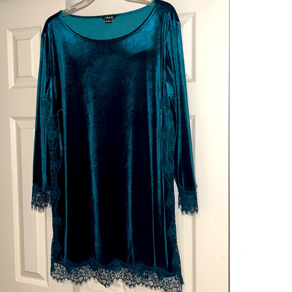 IMAN Global Chic Dry Cleaned Emerald Green Velvet Tunic With Lace Trim Size XL